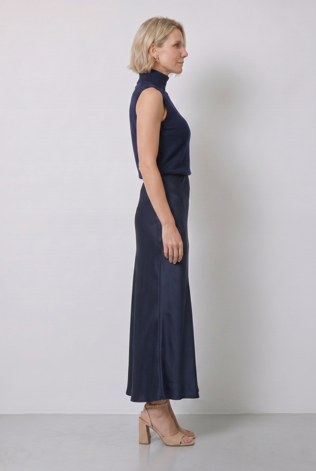 BR&DY Swing Skirt in donkerblauw – rok ten voeten uit gedragen