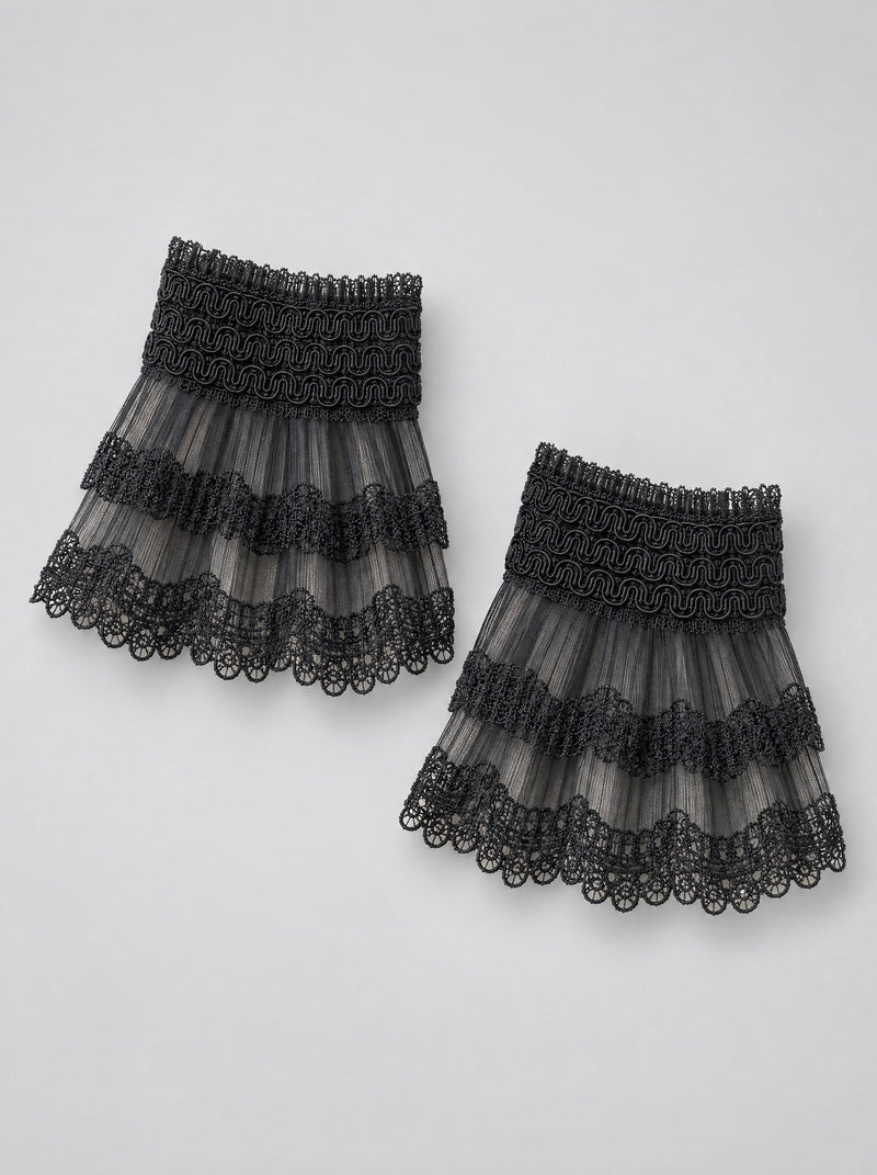 Frilly Cuffs | Black