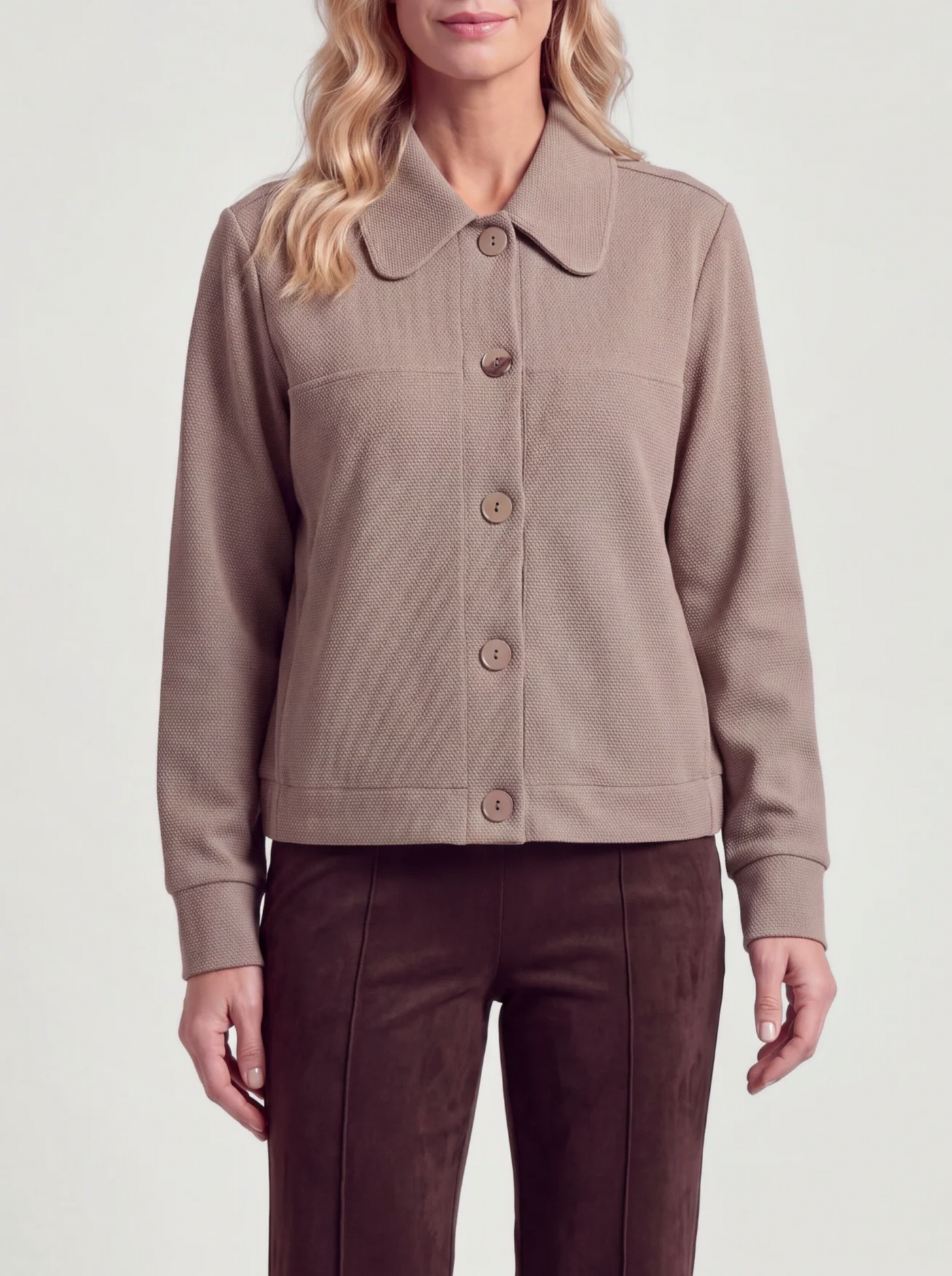 BR&DY Amy Jacket in bruin – kort damesjasje, close-up