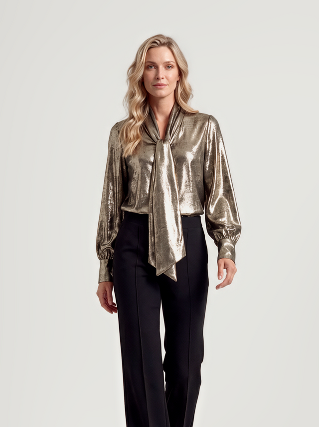 BR&DY Angel Blouse – metallic strikblouse met ballonmouw, close-up