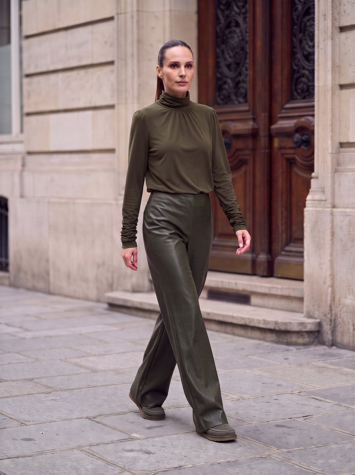 BR&DY look: Fire Top Army met Olivia Pants Army en groene mou laarsjes