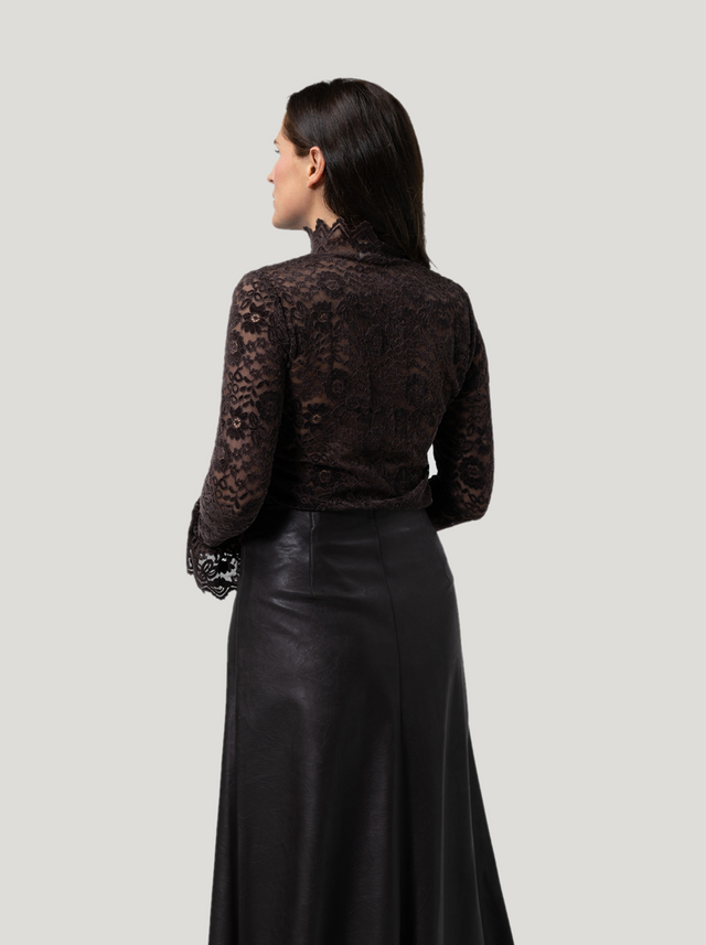 BR&DY Eliz Top in bruin – damestop plat gelegd, volledig zichtbaar
