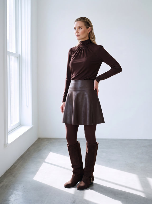 BR&DY Fire Top in bruin – damestop ten voeten uit gedragen