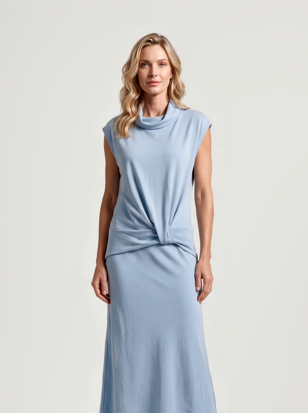 BR&DY Jada Top in lichtblauw – damestop met korte mouw, close-up