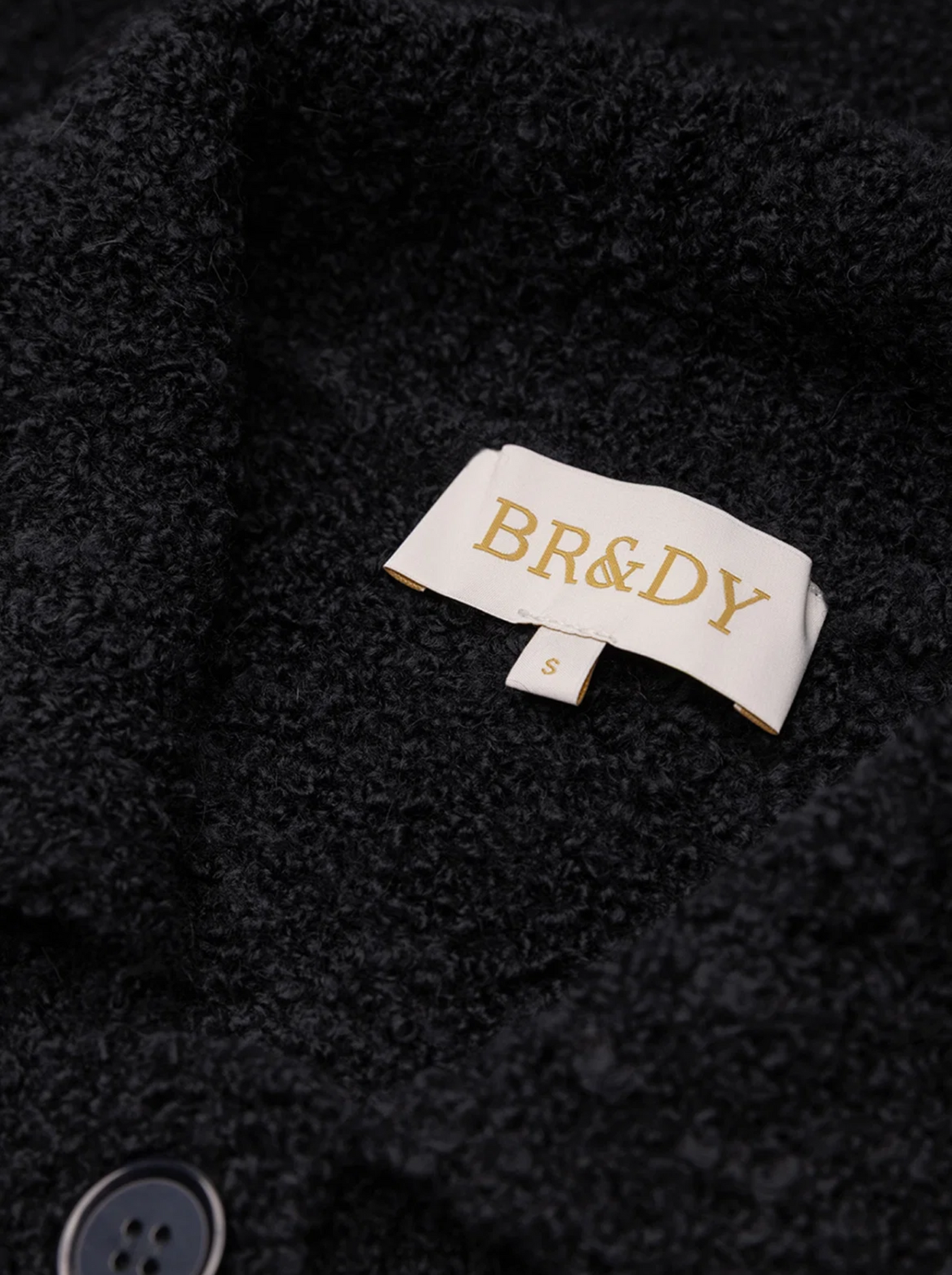 BR&DY Juna Cardigan in donkerblauw – detail van het gebreide patroon