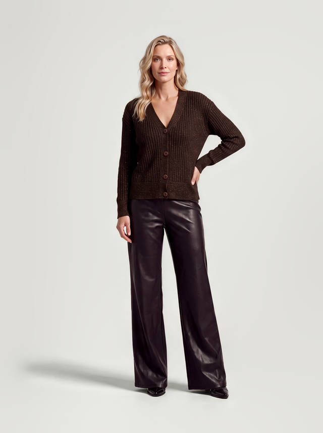 BR&DY Rosie Cardigan in bruin – vest ten voeten uit gedragen